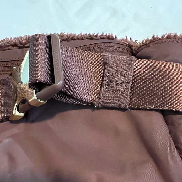 Lululemon belt bag - Picture 3 of 9